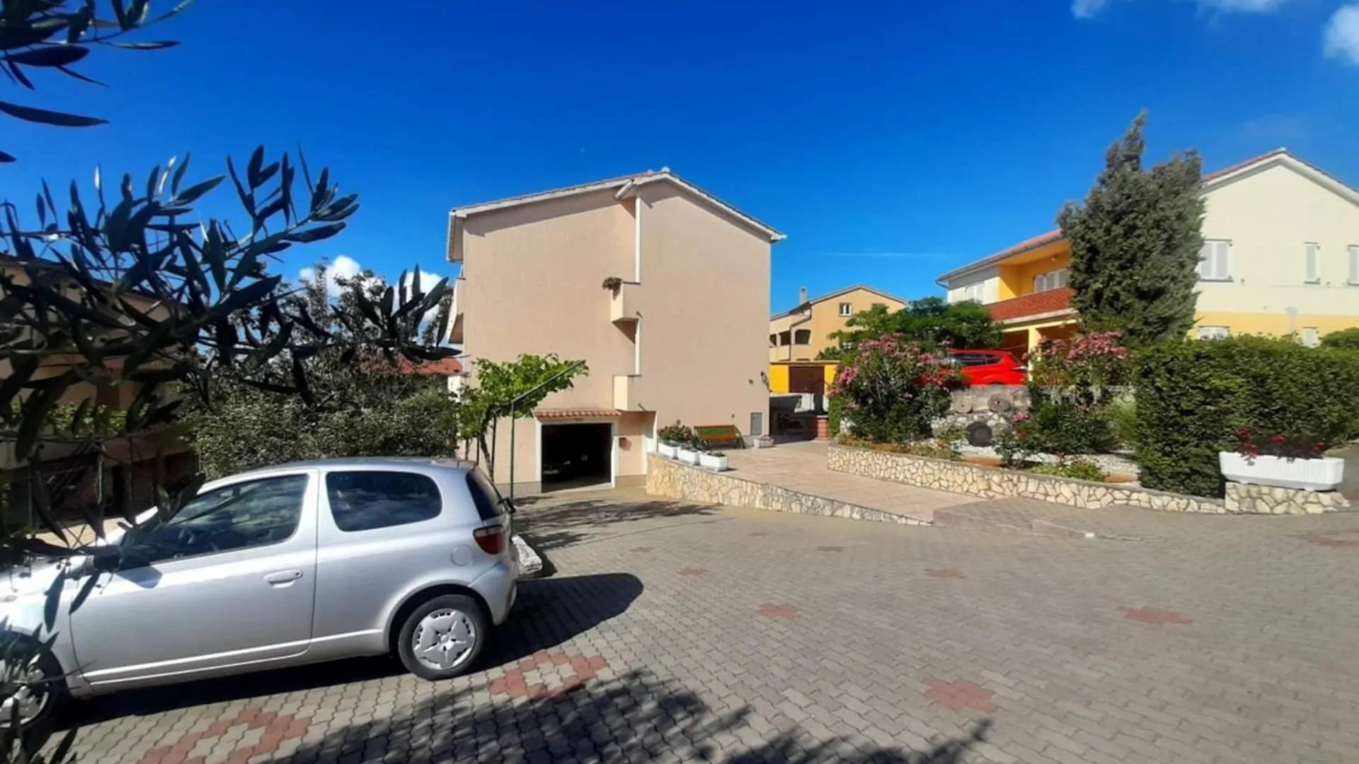 Apartment Lilly With Outdoor Trampoline And Grill Krk Town