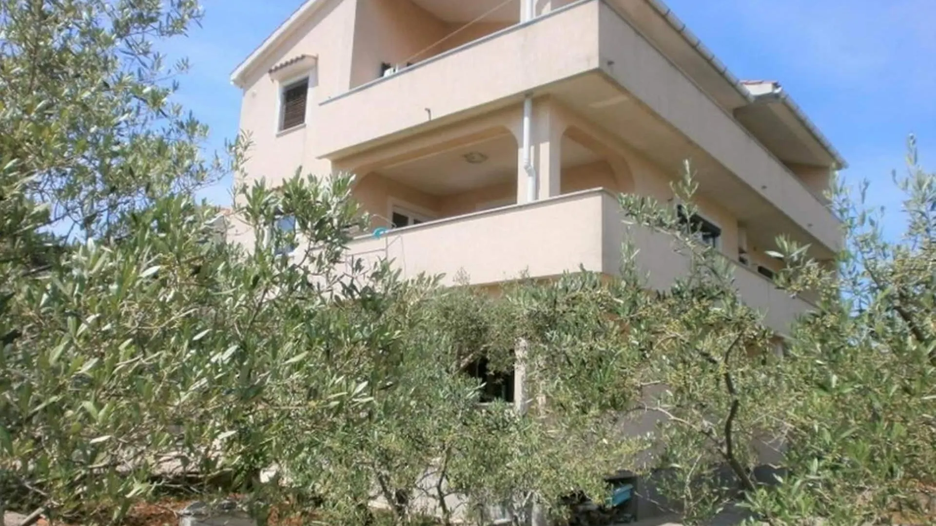 Apartment Lilly With Outdoor Trampoline And Grill Krk Town 0*,