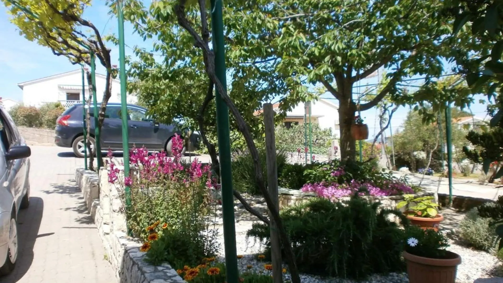 Apartment Lilly With Outdoor Trampoline And Grill Krk Town